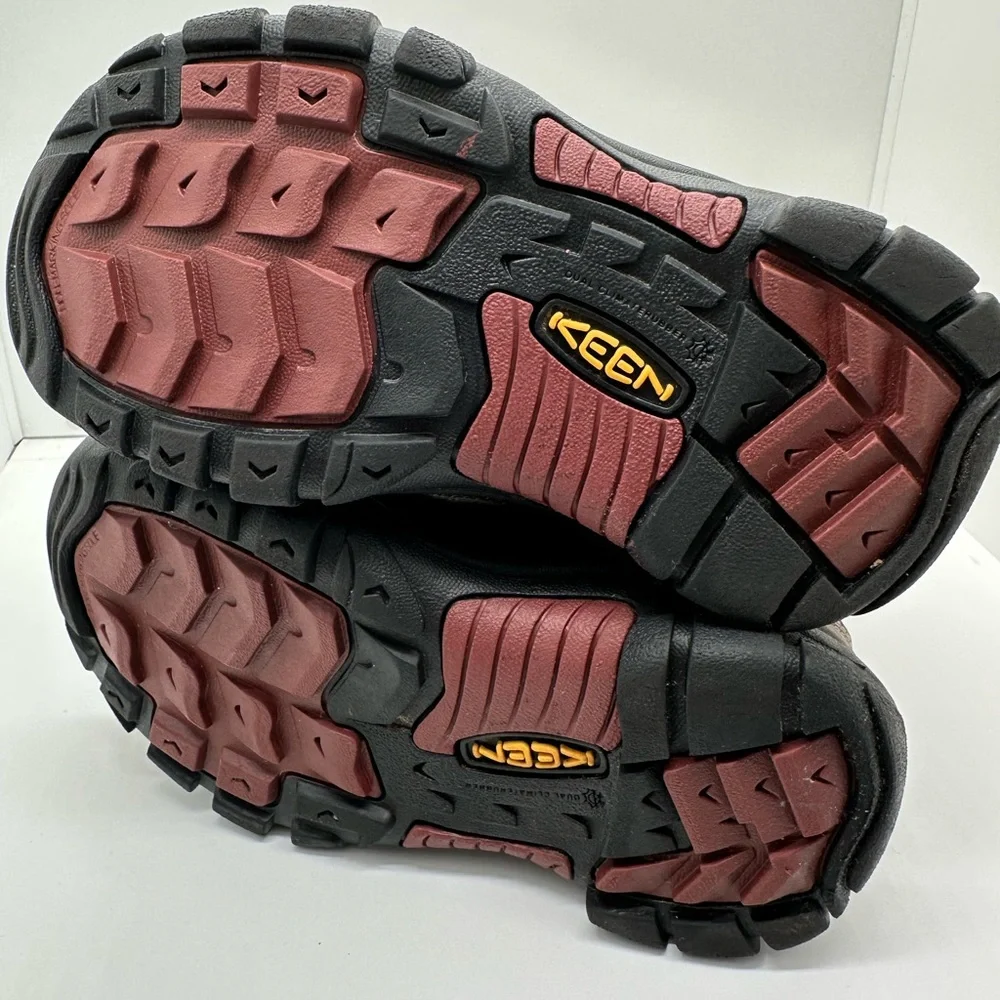KEEN Basin‎ Leather Insulated Waterproof Snow Boots Size US Youth 12